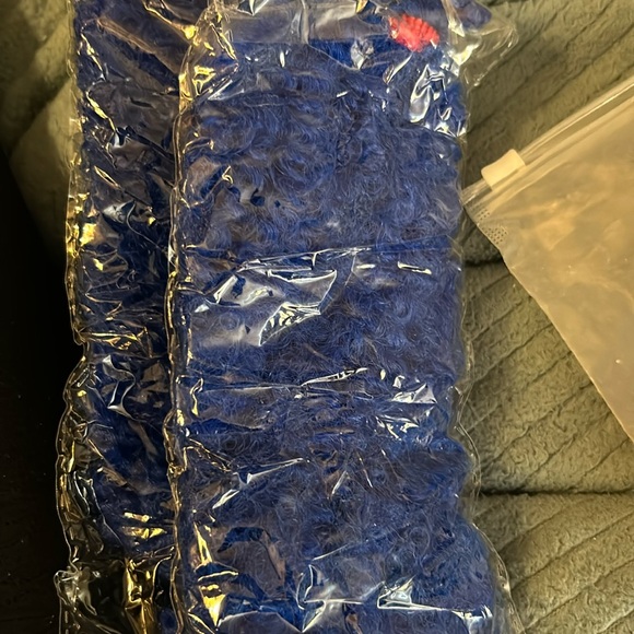 🍁 2 Packs of Blue BATISI Pre Fluffed Spring Twist Hair - Picture 2 of 3